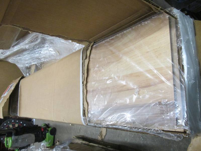 lot 185 image: 2 Cases Home Decorators Collection ...