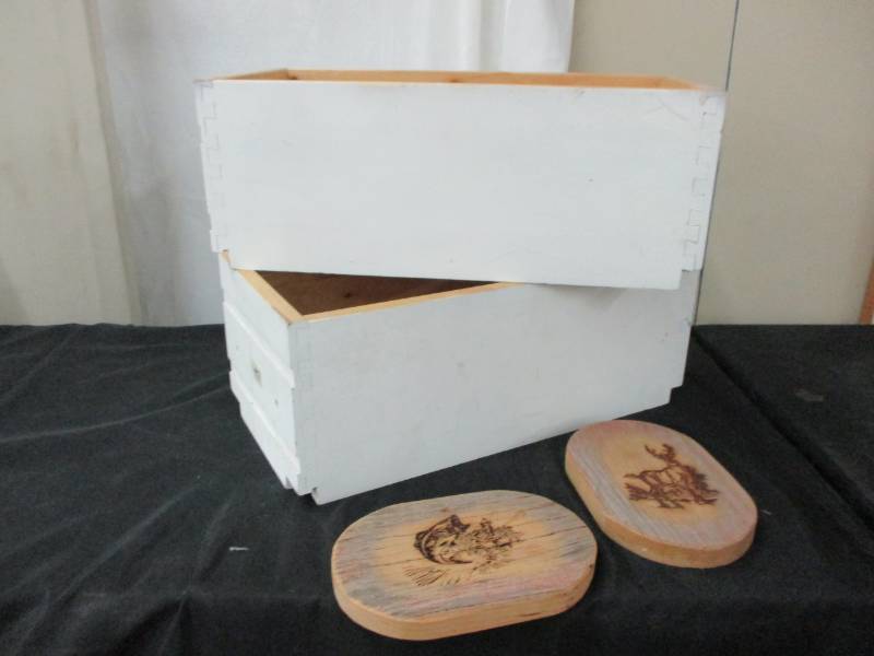 2 wood drawers and burn wood deer and Fish
