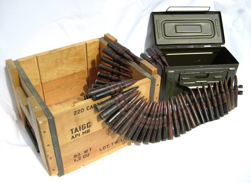 lot 101 image: WWII .50 CAL DISPLAY SET