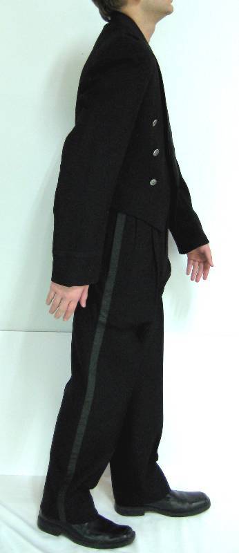 lot 108 image: WWII NAMED NAVY UNIFORM SET