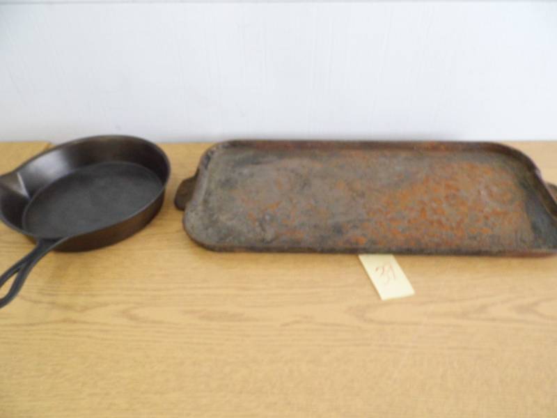 Griswold Griddle - Cast Iron Frying Pan