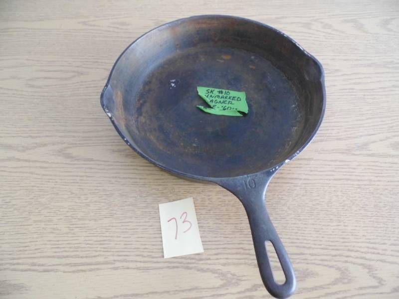 SK #10 Unmarked Cast Iron Skillet