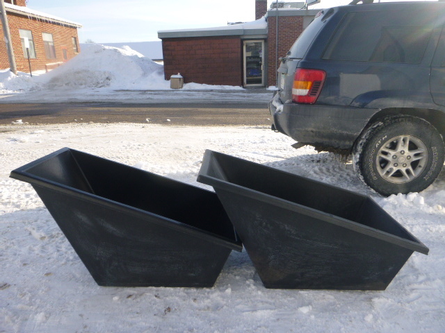 lot 9 image: 2 NEW PolyDome Feed Cart