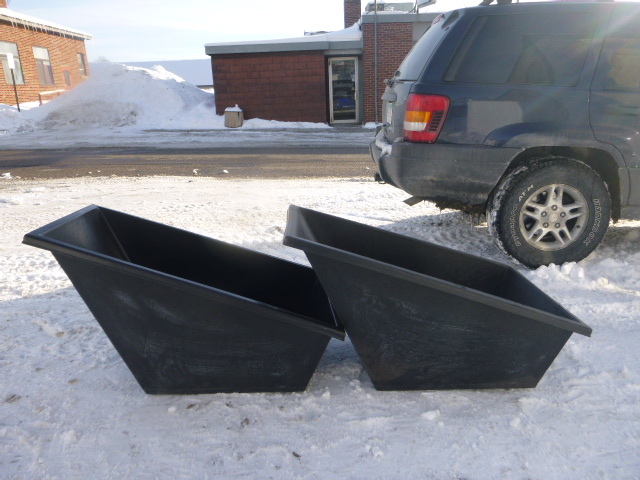lot 10 image: 2 NEW PolyDome Feed Cart