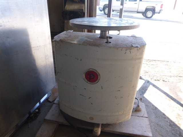 lot 4 image: Pottery Wheel Manufactured by Oscar Paul Corp.
