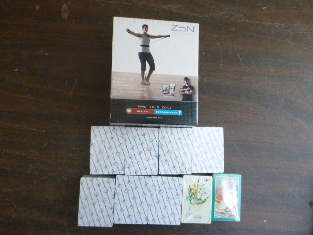 lot 17 image: NEW Zon Fitness Walking Belt with 9 Decks of Playing Cards