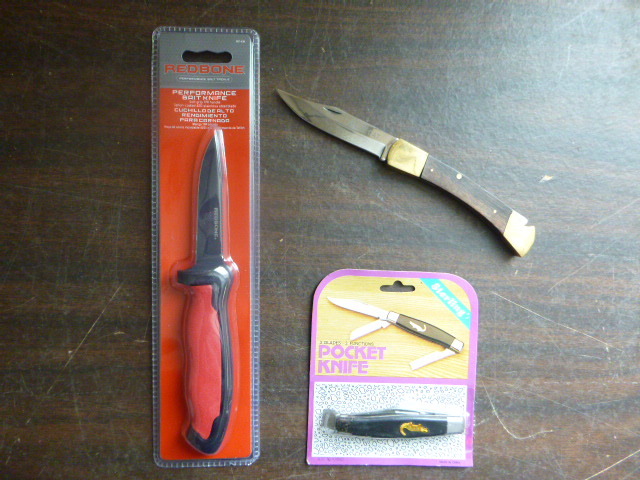 lot 30 image: 3 NEW Knives