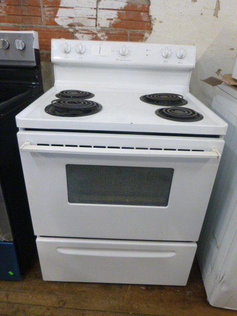lot 1 image: Frigidaire Electric Oven (Used)