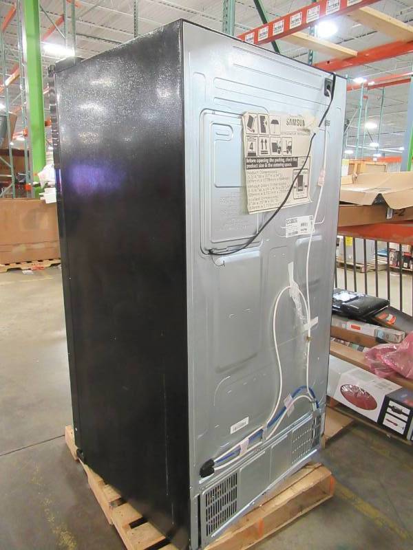 lot 76 image: Samsung 24.5 cu. ft. Side by Side Refrigerator in Black Stainless Steel, RS25J500DSG