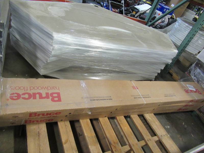 lot 16 image: Bruce Plano Marsh 34 in. Thick x 3-14 in. Wide x Random Length Solid Hardwood Flooring (22 sq. ft.  case) - 3 Cases