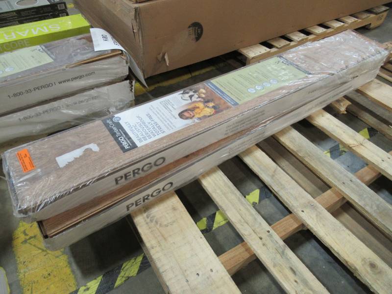 Pergo TimberCraft + WetProtect Waterproof Brier Creek Oak 7.48-in W x 4.52-ft L Embossed Wood Plank Laminate Flooring Pergo TimberCraft + WetProtect Waterproof Brier Creek Oak 7.48-in W x 4.52-ft L Embossed Wood Plank Laminate Flooring