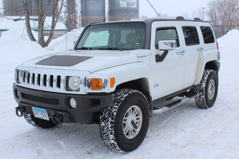 lot 3455 image: 2006 Hummer H3 - AWD - New Tires - Dual DVD System -