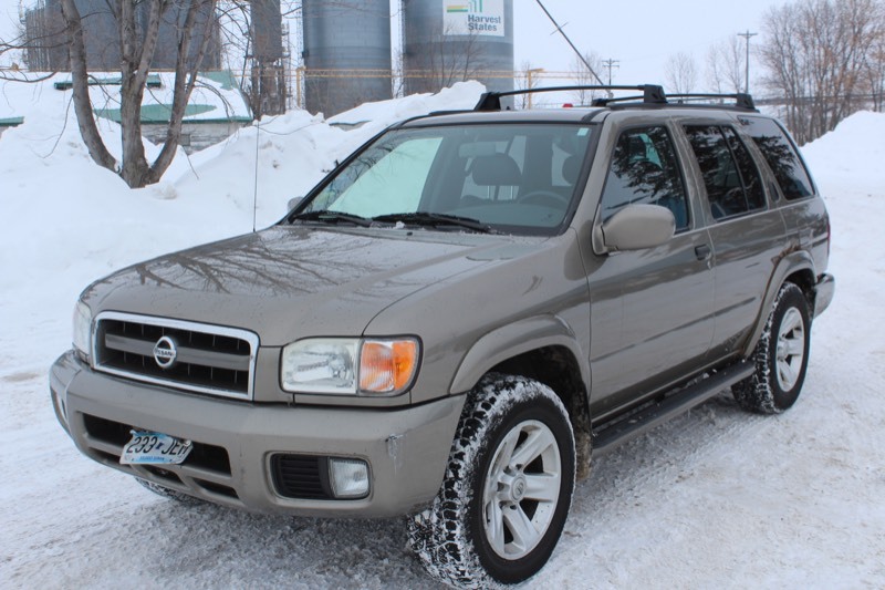 lot 3462 image: 2003 Nissan Pathfinder LE 4x4