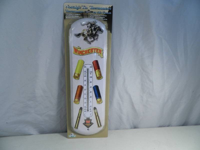 lot 16 image: New Nostalgic Tin Thermometer