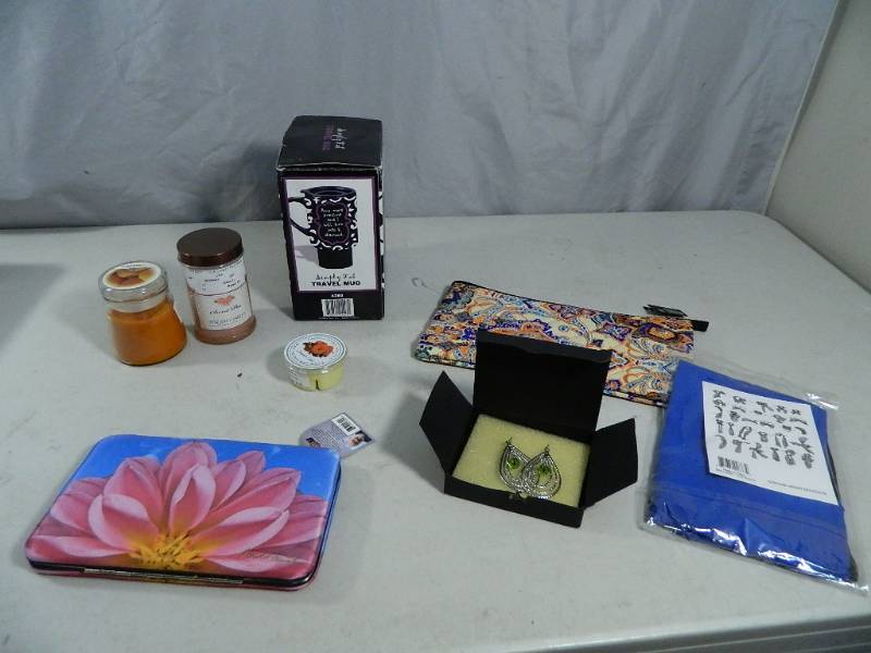 lot 82 image: New Merchandise