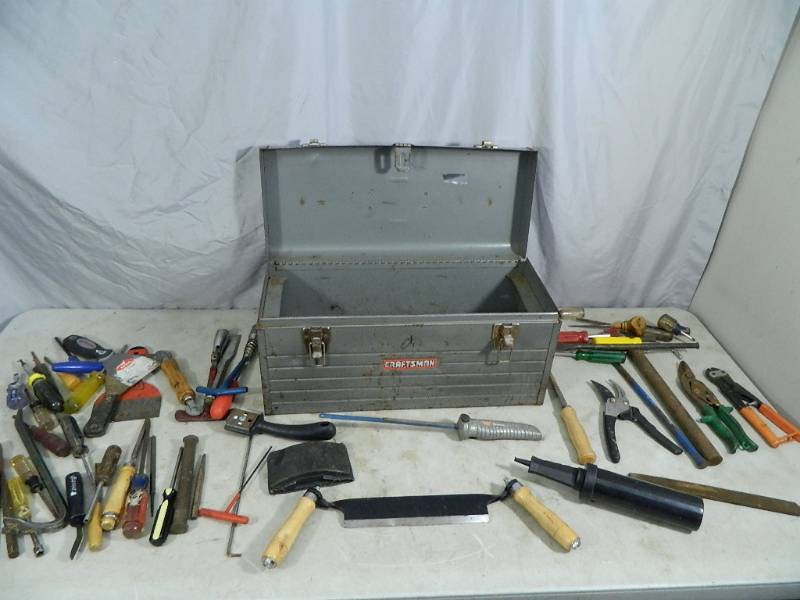 lot 117 image: Craftsman Toolbox with Tools