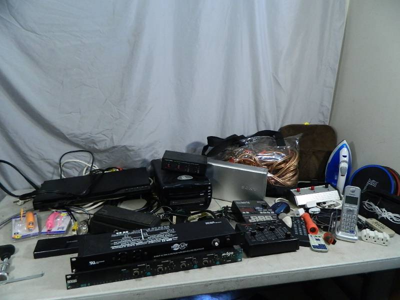 lot 123 image: Assorted Audio Components and Electronics