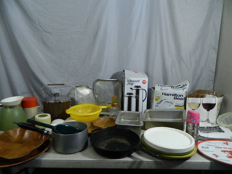 lot 159 image: Lodge Skillet and Kitchen Items