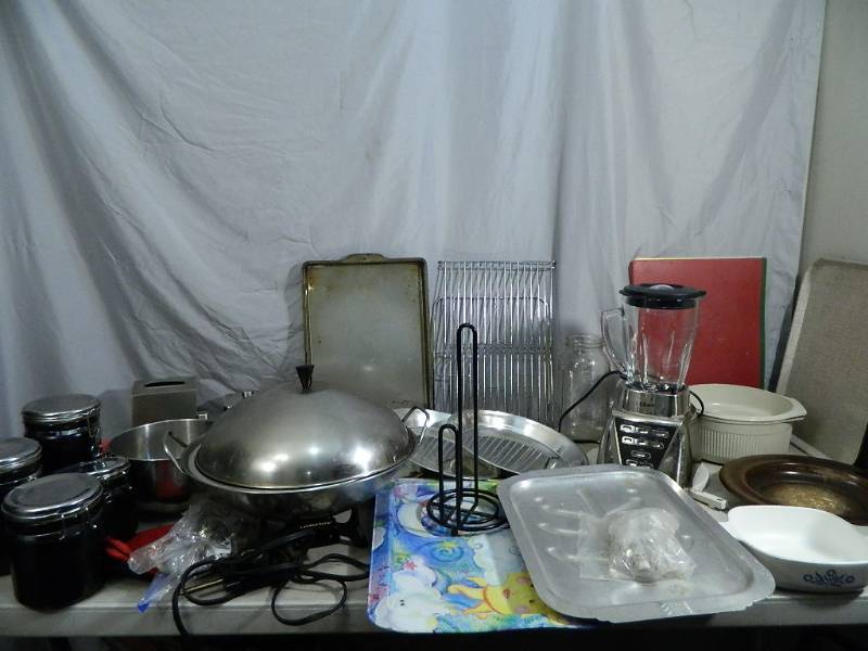 lot 160 image: Kitchen Items