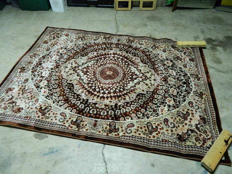 lot 2B image: Beautiful Expensive Area Rug