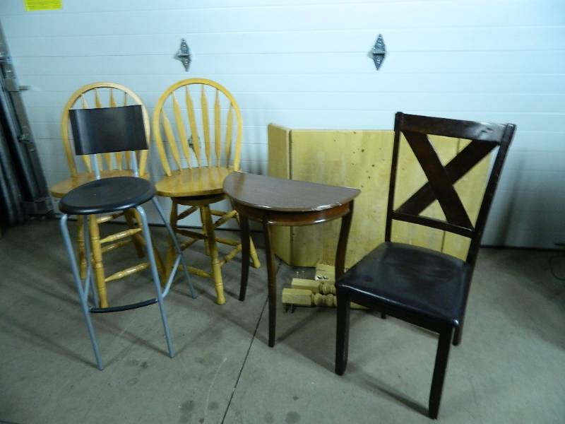 lot 195 image: Take What You Want Furniture