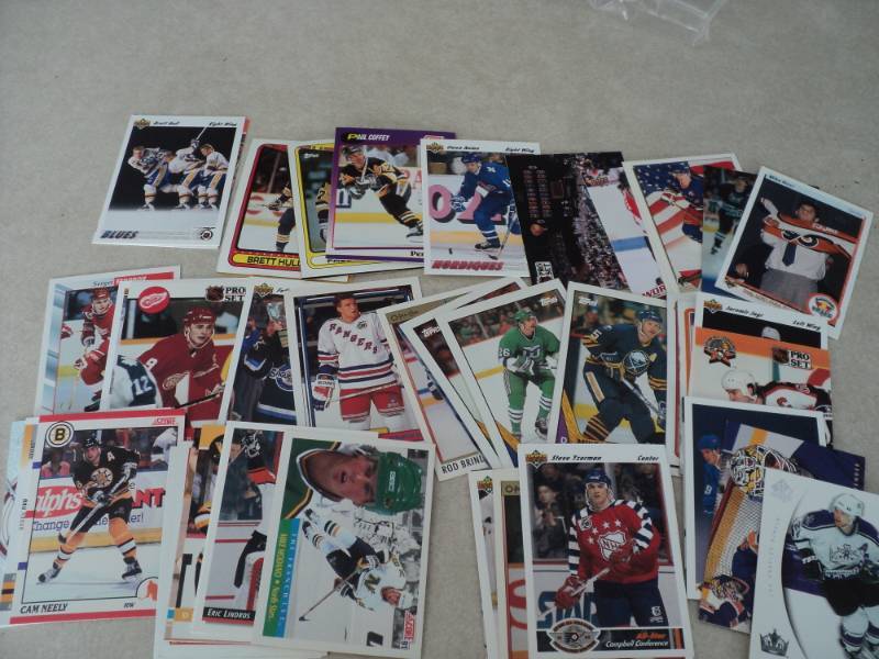 50 Hockey Star Cards...
