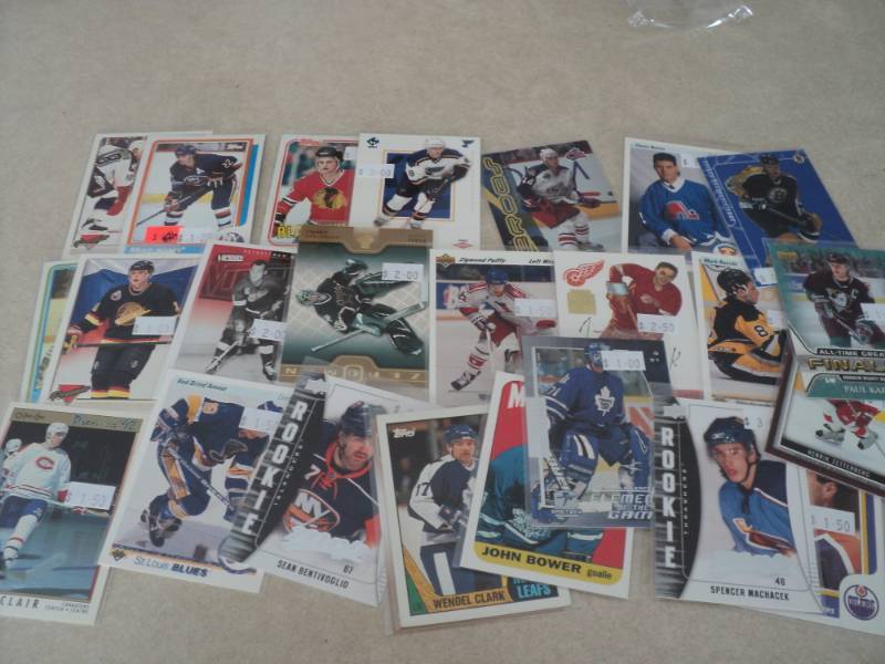 25 Hockey Star Cards...