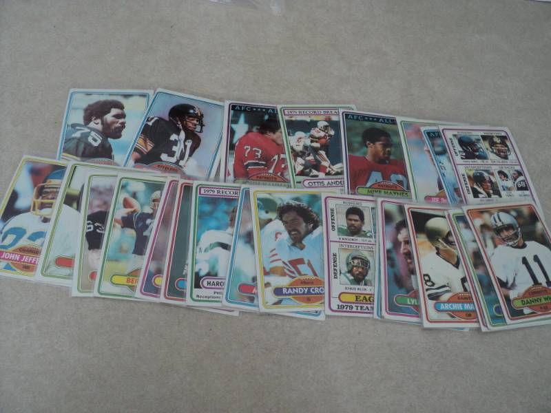 25 1980 Topps Football Cards...