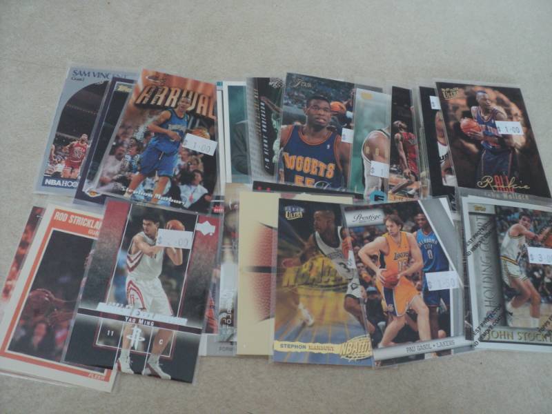 25 Basketball Star Cards...