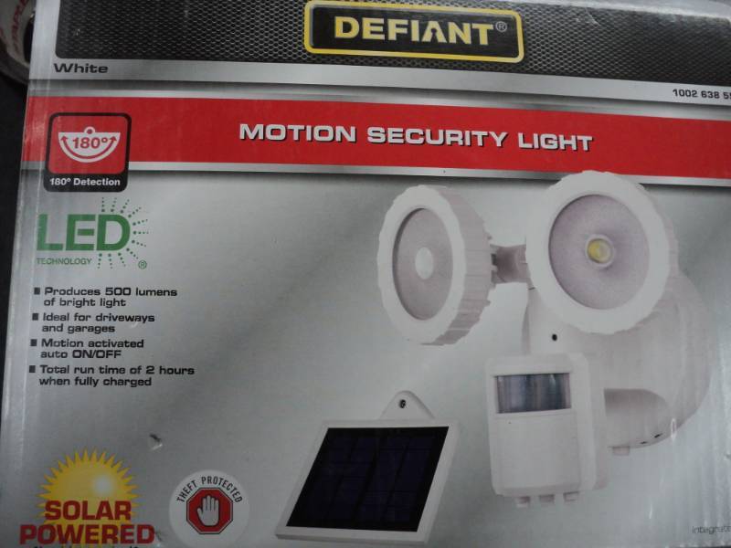 Defiant Motion Security Light...