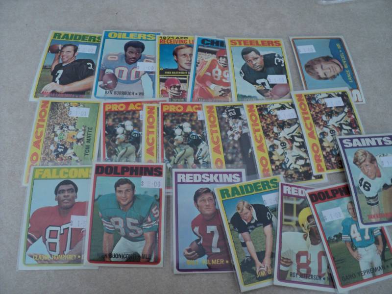 20 1972 Topps Football Cards...