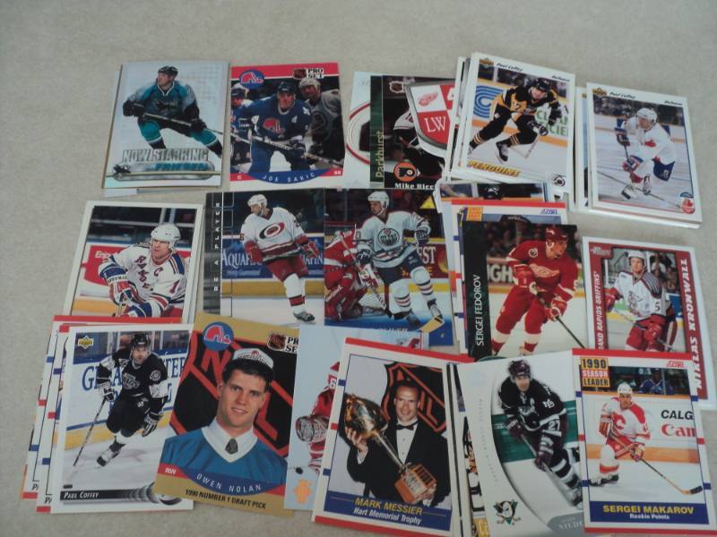 50 Hockey Star Cards...