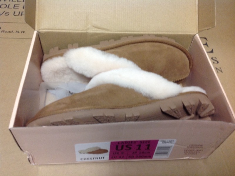 lot 111 image: Kirkland Shearling Womens Slippers not used