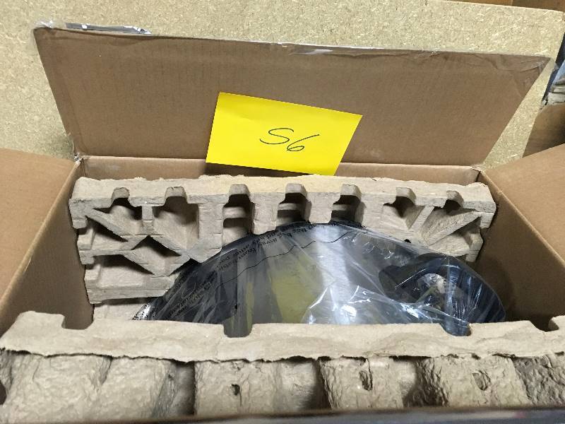 lot 56 image: Crock-pot Extra Large 7quart Programmable Cook & Carry Slow Cooker Digital Timer open box not used