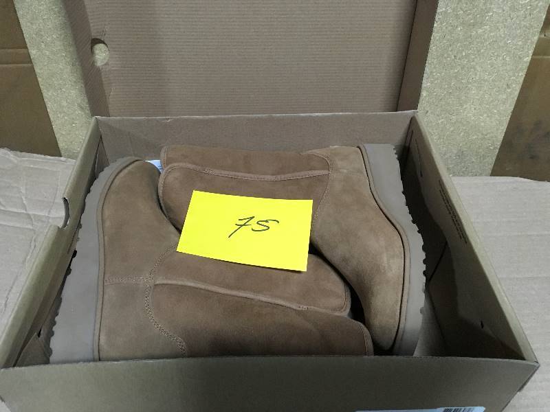 lot 75 image: Ugg Womens Amie Slim Boot - Chestnut Size 7 not used