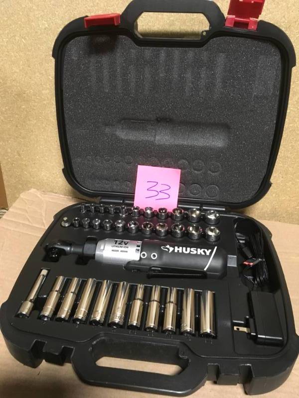 lot 33 image: Husky 12 Volt Cordless Ratchet Kit 34 Pcs Sockets Case in like new condition