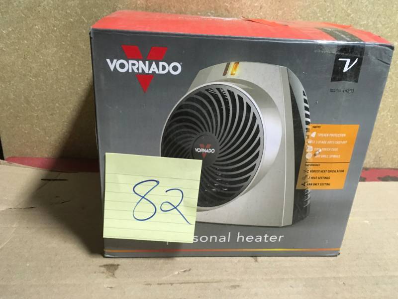 lot 82 image: Vornado VH203 Personal Heater  in like new condition