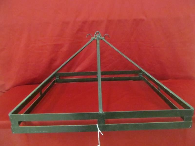 lot 2 image: Kitchen utility rack