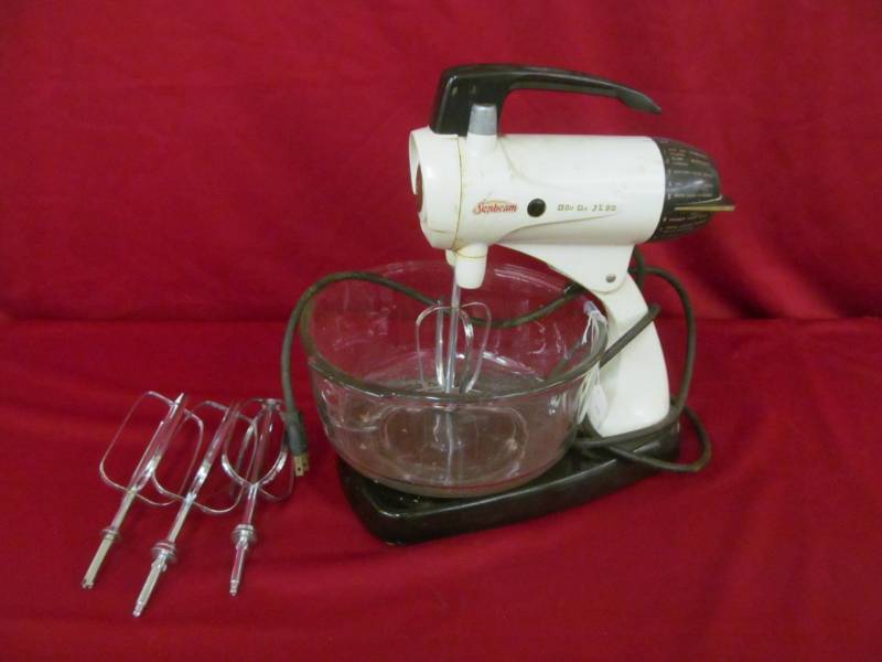 lot 5 image: vintage sunbeam mixer