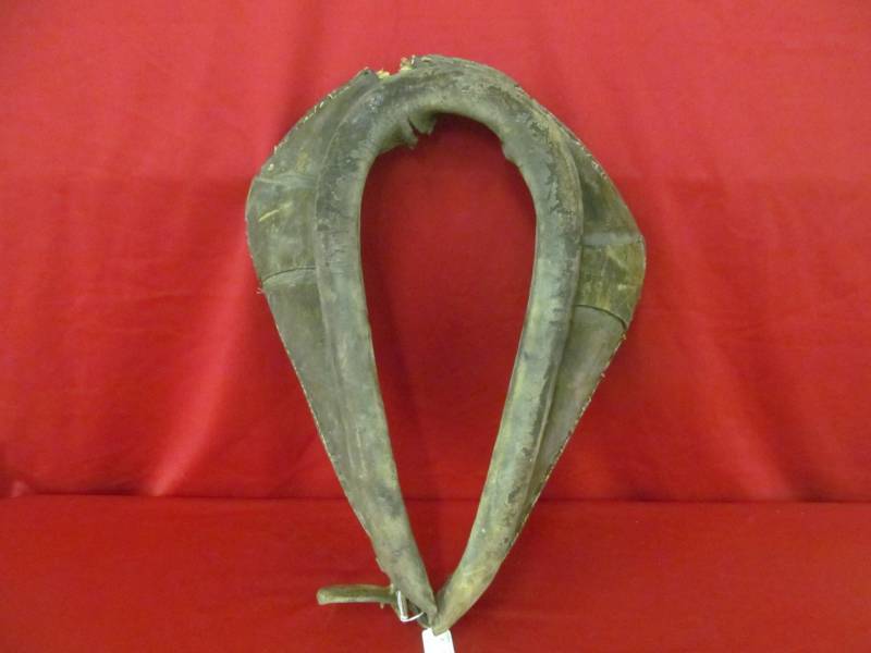 lot 10 image: vintage horse collar