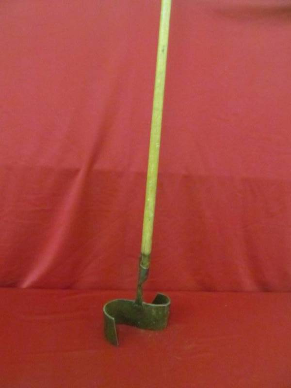 lot 14 image: branding iron