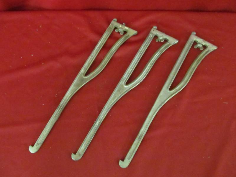 lot 31 image: vintage kitchen towel dryer holders
