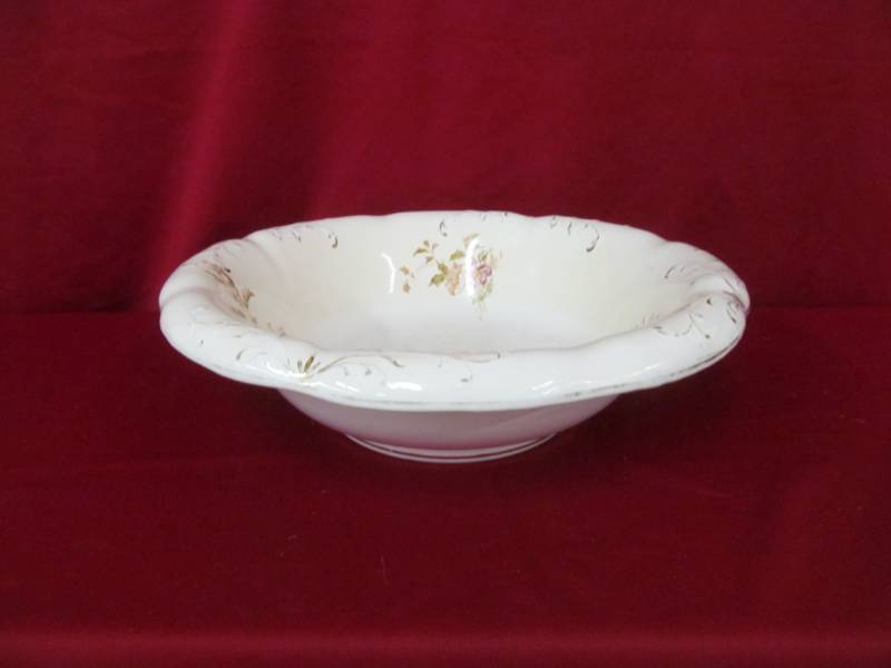 lot 36 image: vintage wash bowl basin