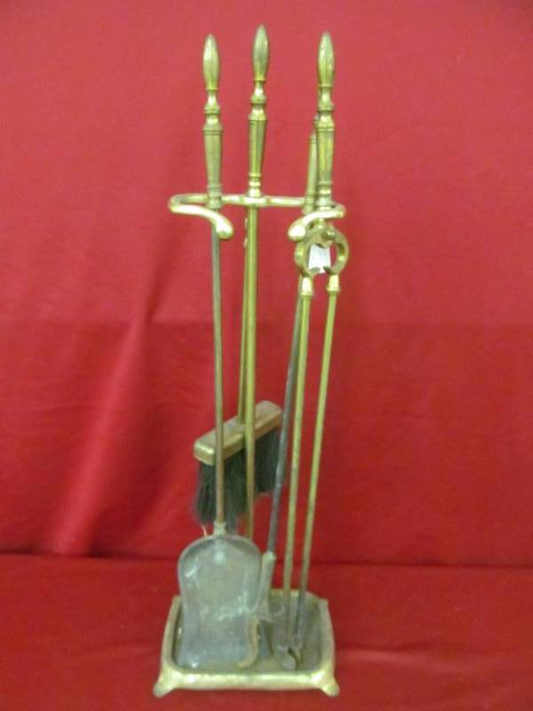 lot 43 image: fireplace set