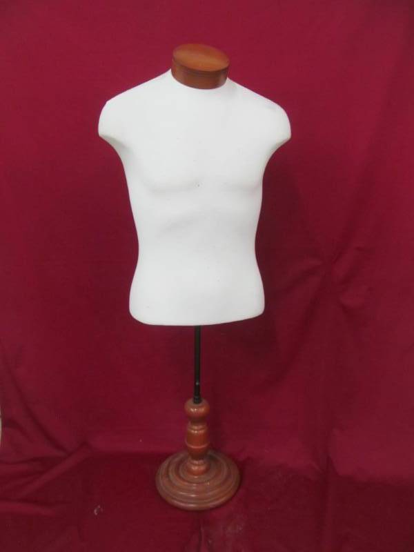 lot 52 image: male mannequin