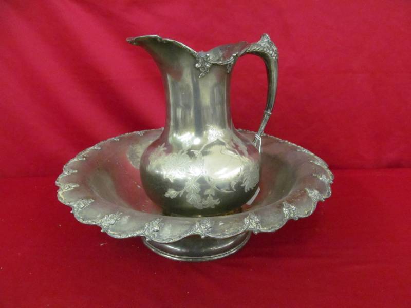 lot 73 image: vintage Pewter plate
