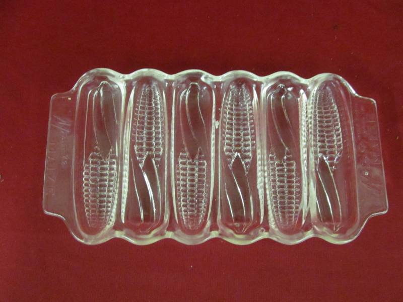 lot 97 image: Miracle magic corn stick pan