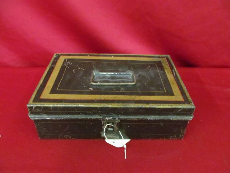 lot 108 image: Antique spice box