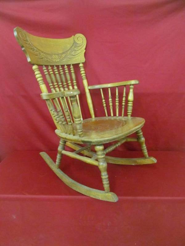 lot 132 image: antique rocker