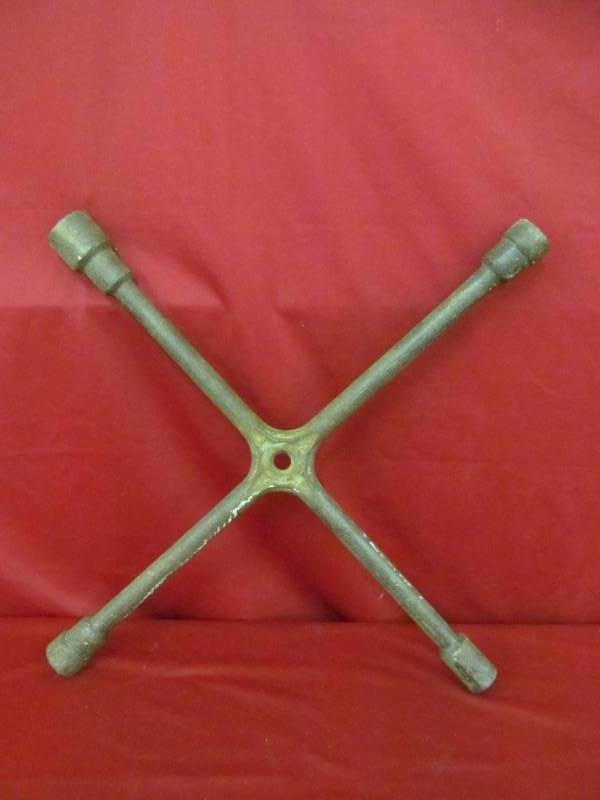 lot 148 image: Kentool tire iron